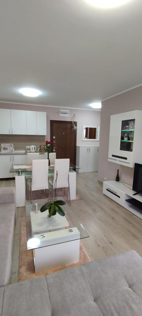 Luxury and stylish apartmen, metro station Obelya Apartment in Sofia