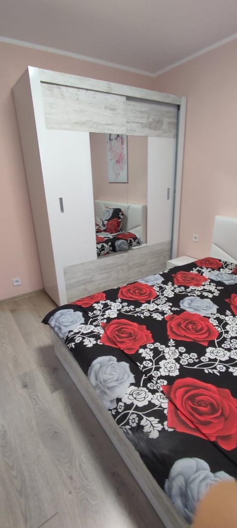 Luxury and stylish apartmen, metro station Obelya Apartment in Sofia