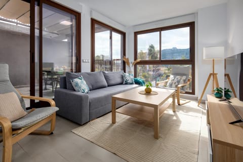 Bed, Living room, Other, Dining area