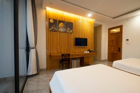 Bed, TV and multimedia, Bedroom, hair dresser