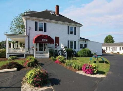 Property building, Spring, Day, Garden, Garden, Garden view, Street view