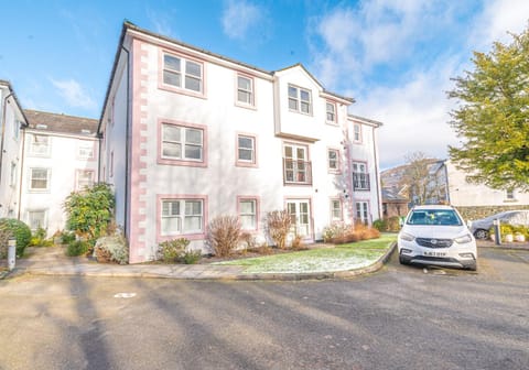 Property building, Neighbourhood, Parking
