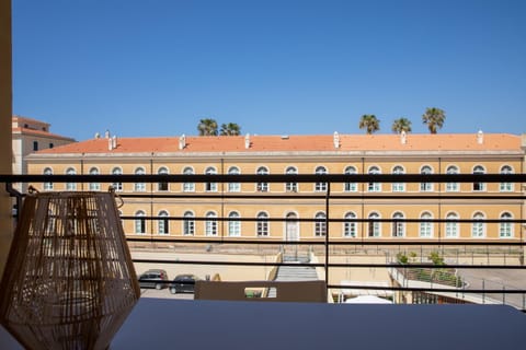 Property building, Breakfast