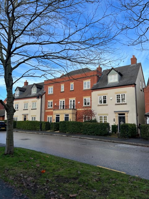 Property building, Day, Neighbourhood, Street view, Location