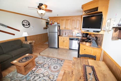 Kitchen or kitchenette, Living room