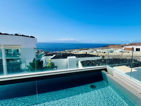 Sea view, Swimming pool