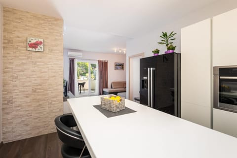 Kitchen or kitchenette, Living room, Dining area