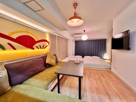 Bed, TV and multimedia, Living room, Photo of the whole room