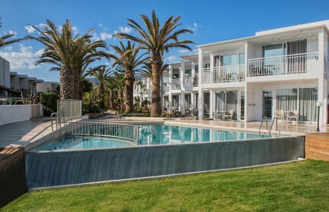 Property building, Pool view, Swimming pool