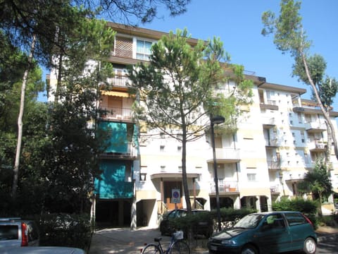 Property building, Street view