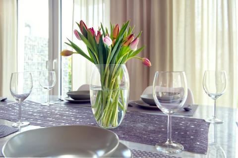Dining area, Food