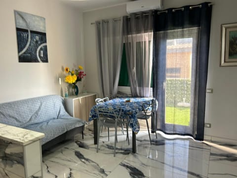 FRONT SEA LUXURY Apartment in Ostia