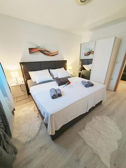 Bed, Bedroom, wardrobe