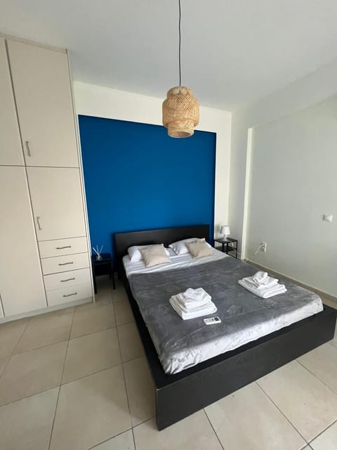 Bed, Photo of the whole room, Bedroom, towels, wardrobe
