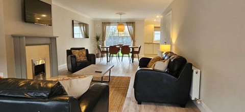 TV and multimedia, Living room, Dining area