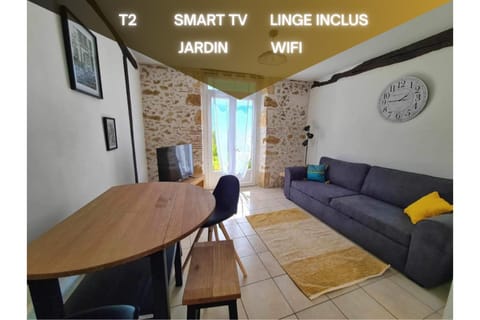 TV and multimedia, Living room, Decorative detail