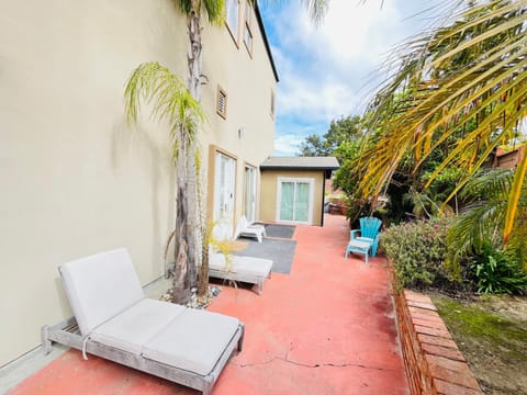 Property building, Patio, sunbed