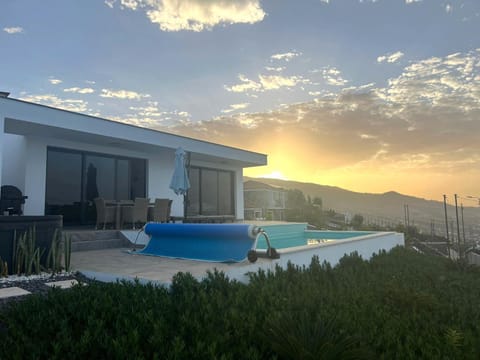 Day, Natural landscape, Mountain view, Pool view, Swimming pool, Sunrise, sunbed