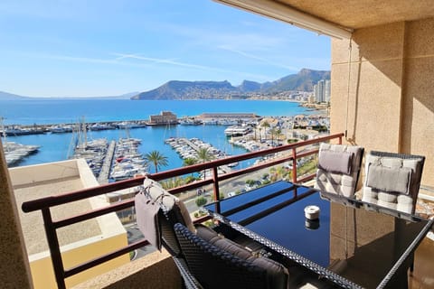 Day, Natural landscape, View (from property/room), Balcony/Terrace, Balcony/Terrace, Dining area, Mountain view, Sea view