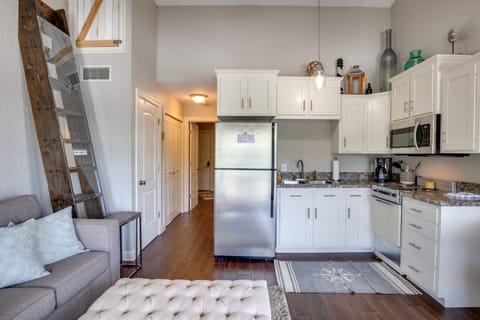 Condo with Community Pool and Boat Ramp in Osage Beach Apartment in Osage Beach