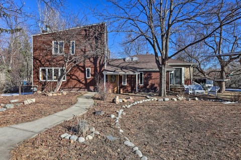 5 Mi to Dtwn Denver Peaceful Lakewood Home! House in Lakewood