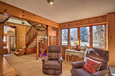 5 Mi to Dtwn Denver Peaceful Lakewood Home! House in Lakewood