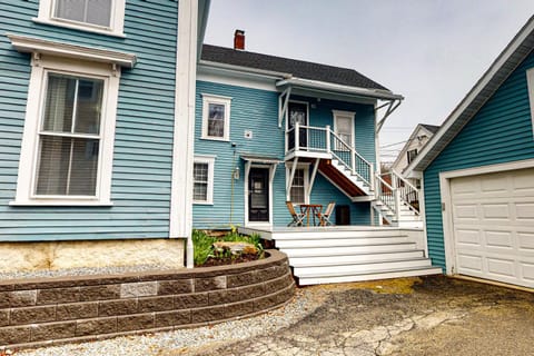Upper Corbel House House in Bucksport