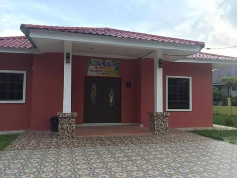 Property building, Facade/entrance, Day, Kitchen or kitchenette, Beach, locker, laundry, laundry, air conditioner
