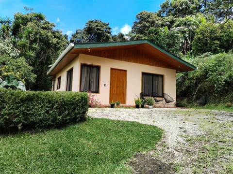 Property building, Garden, Parking
