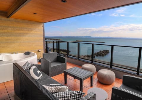 Natural landscape, Hot Tub, View (from property/room), Balcony/Terrace, Sea view