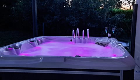 Natural landscape, Hot Tub