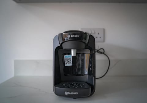 Modern 3-Bed Home with Large Parking Space a Short Walk to Cardiff Bay or City Centre Contractor Friendly" House in Cardiff