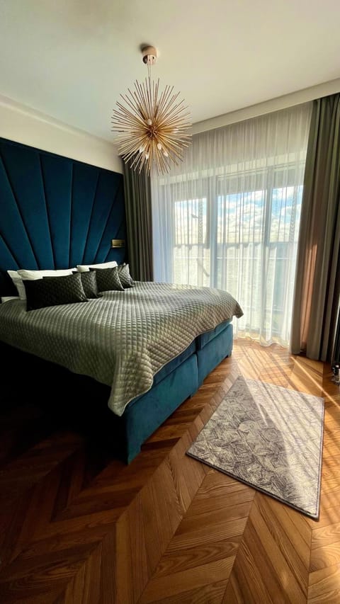 Bed, TV and multimedia, Photo of the whole room, Bedroom, City view