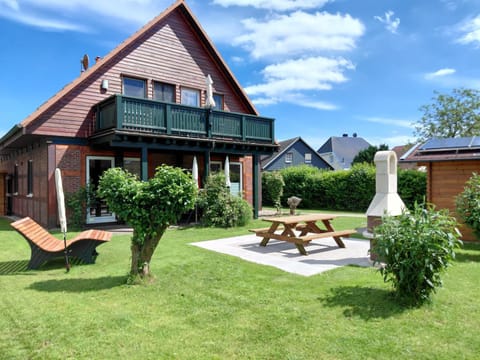 Property building, Spring, Summer, BBQ facilities, Garden, Balcony/Terrace, Balcony/Terrace, Garden view
