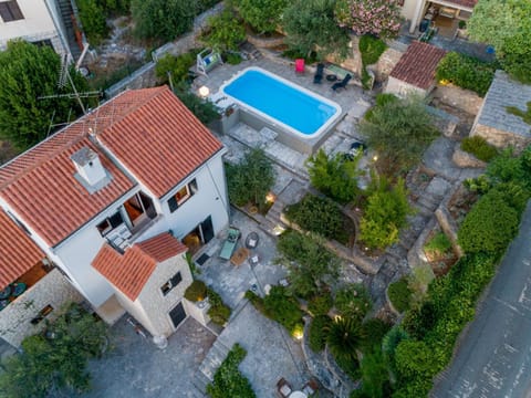 Property building, Bird's eye view, Garden, Garden, Balcony/Terrace, Swimming pool, Swimming pool, sunbed