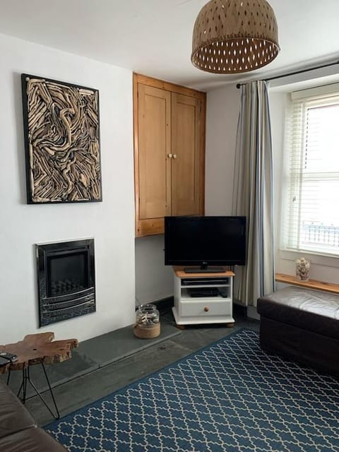 Communal lounge/ TV room, TV and multimedia, Living room