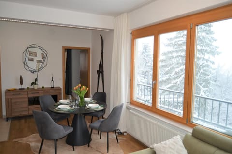 Living room, Dining area