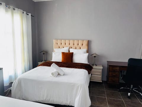 Mila Lodge 1 Bed and Breakfast in Cape Town