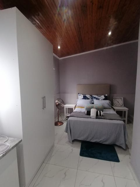 Mila Lodge 1 Bed and Breakfast in Cape Town