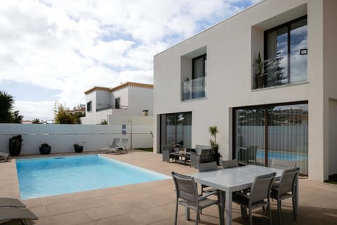 View (from property/room), Swimming pool, sunbed