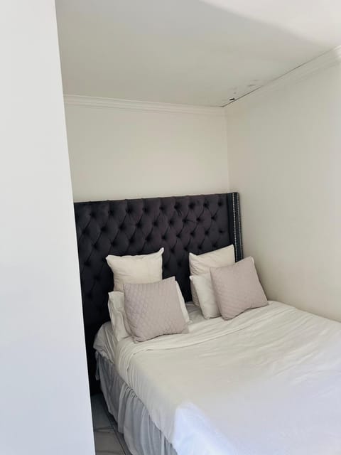 Mila Lodge 2 Bed and Breakfast in Cape Town