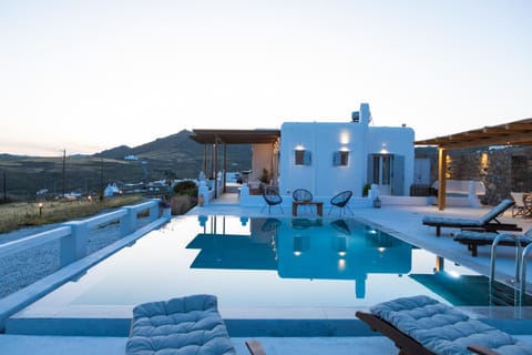 Property building, Nearby landmark, Natural landscape, Mountain view, Pool view, Sea view, Swimming pool, sunbed