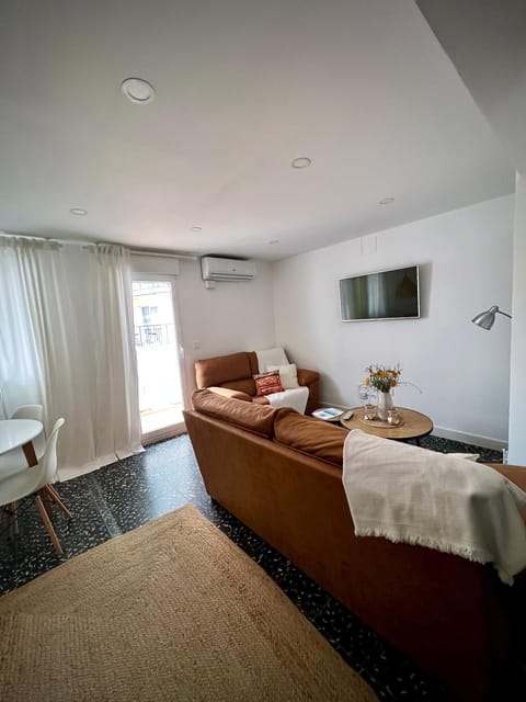 Communal lounge/ TV room, TV and multimedia, Living room