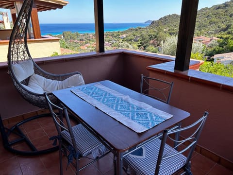 Property building, Balcony/Terrace, Balcony/Terrace, Garden view, Mountain view, Sea view, Sea view