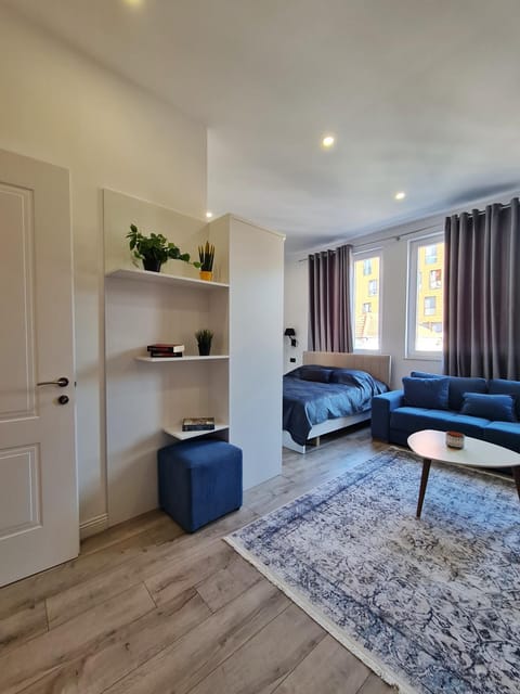 Bed, Living room, Photo of the whole room, Seating area