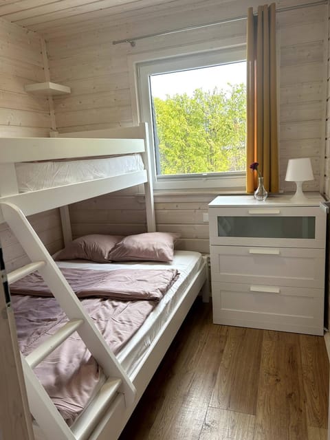 Bed, Other, Other, Other, Photo of the whole room, Decorative detail, Decorative detail, Seating area, Bedroom, bunk bed