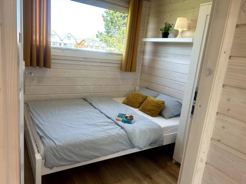 Bed, Other, Other, Other, Photo of the whole room, Seating area, Bedroom, wardrobe