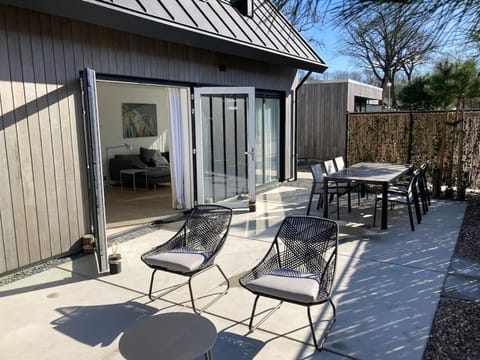 Vakantiewoning 1 aan zee, 400 meter van het strand House in Zoutelande