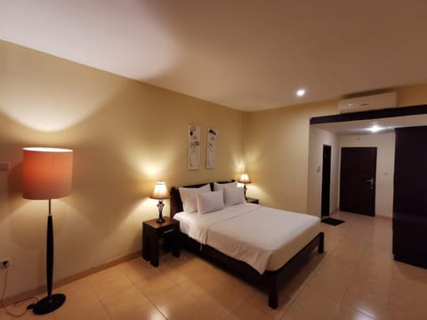 Photo of the whole room, Bedroom