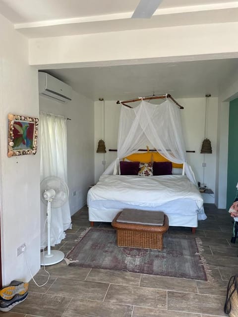 Bed, Bedroom, air conditioner